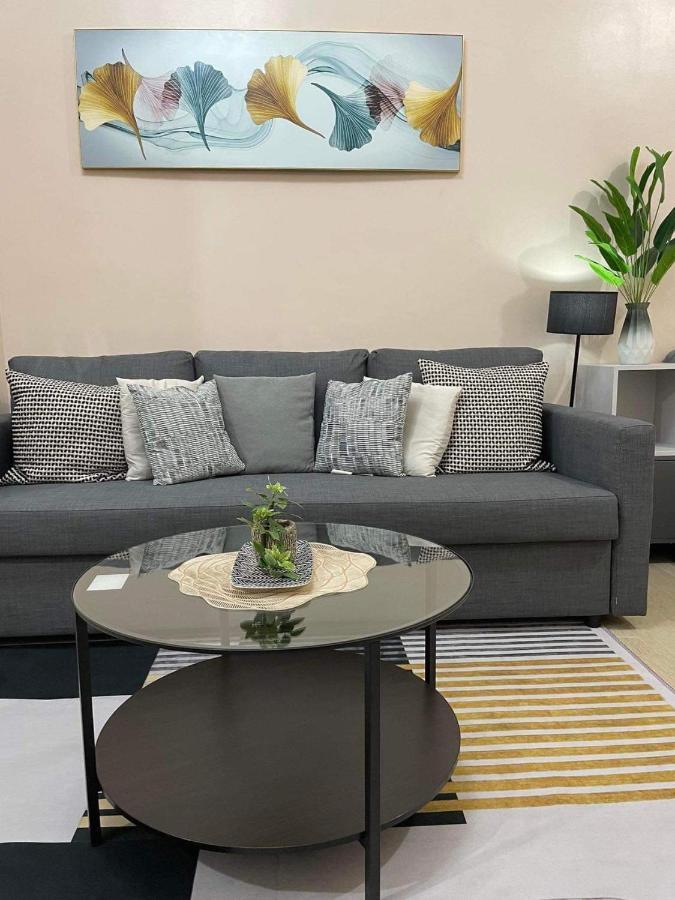 Studio Condo Building 81 Newport Boulevard Манила Екстериор снимка