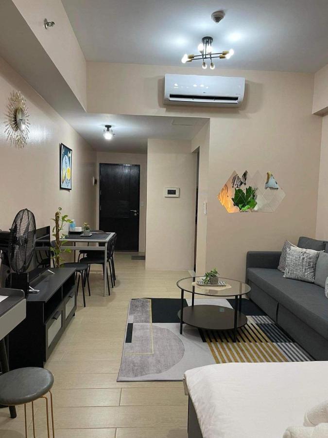 Studio Condo Building 81 Newport Boulevard Манила Екстериор снимка