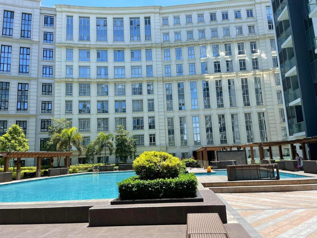 Studio Condo Building 81 Newport Boulevard Манила Екстериор снимка