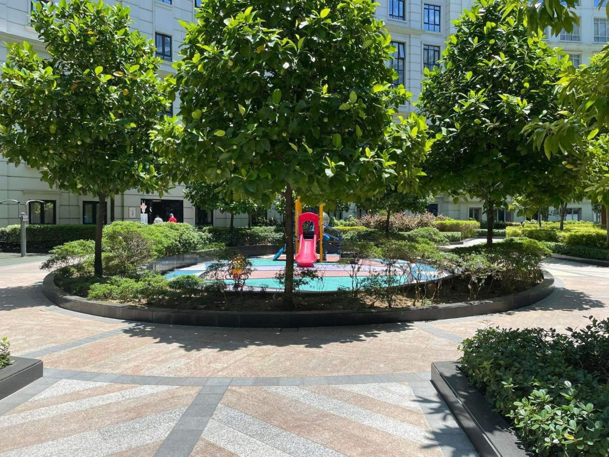 Studio Condo Building 81 Newport Boulevard Манила Екстериор снимка